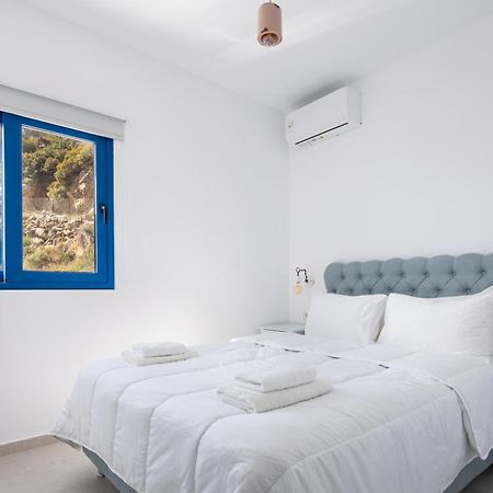 Molos Apartments Лутро Екстер'єр фото