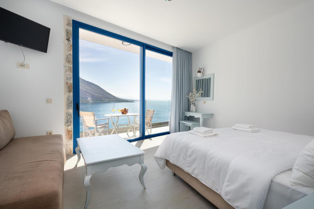 Molos Apartments Лутро Екстер'єр фото
