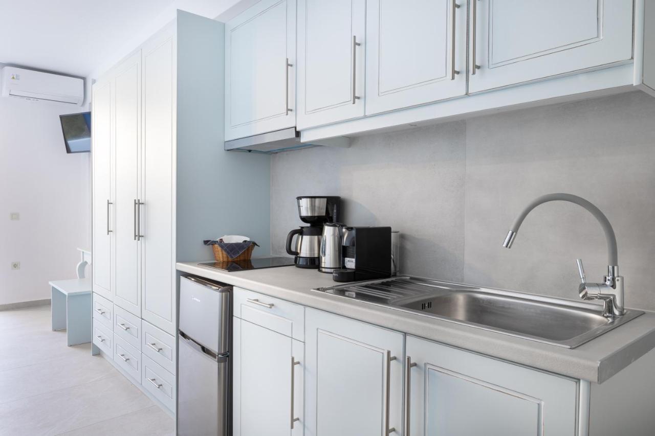Molos Apartments Лутро Екстер'єр фото