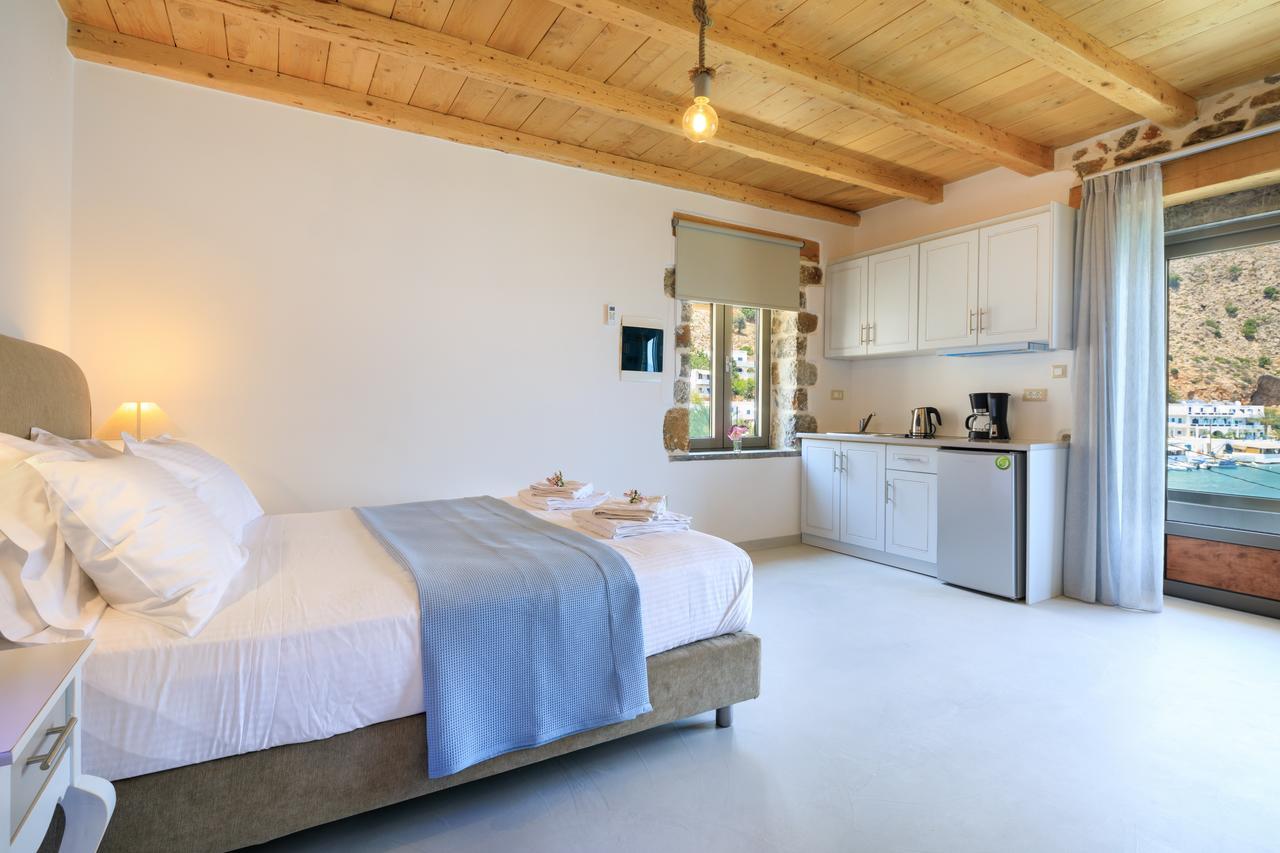 Molos Apartments Лутро Екстер'єр фото